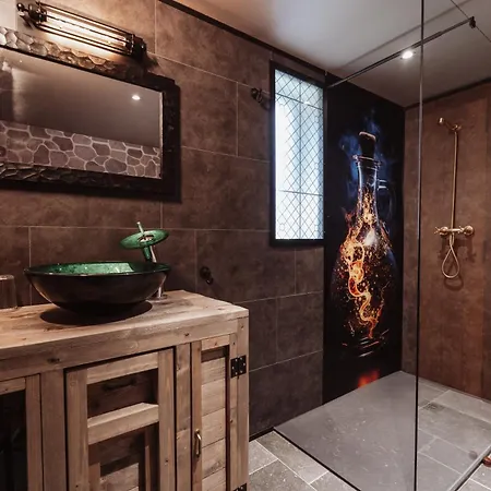 La Baguette Du Sorcier - Insolite Immersif Jusque 4 Personnes Entre Liege & Maastricht بيت ضيافة 3*